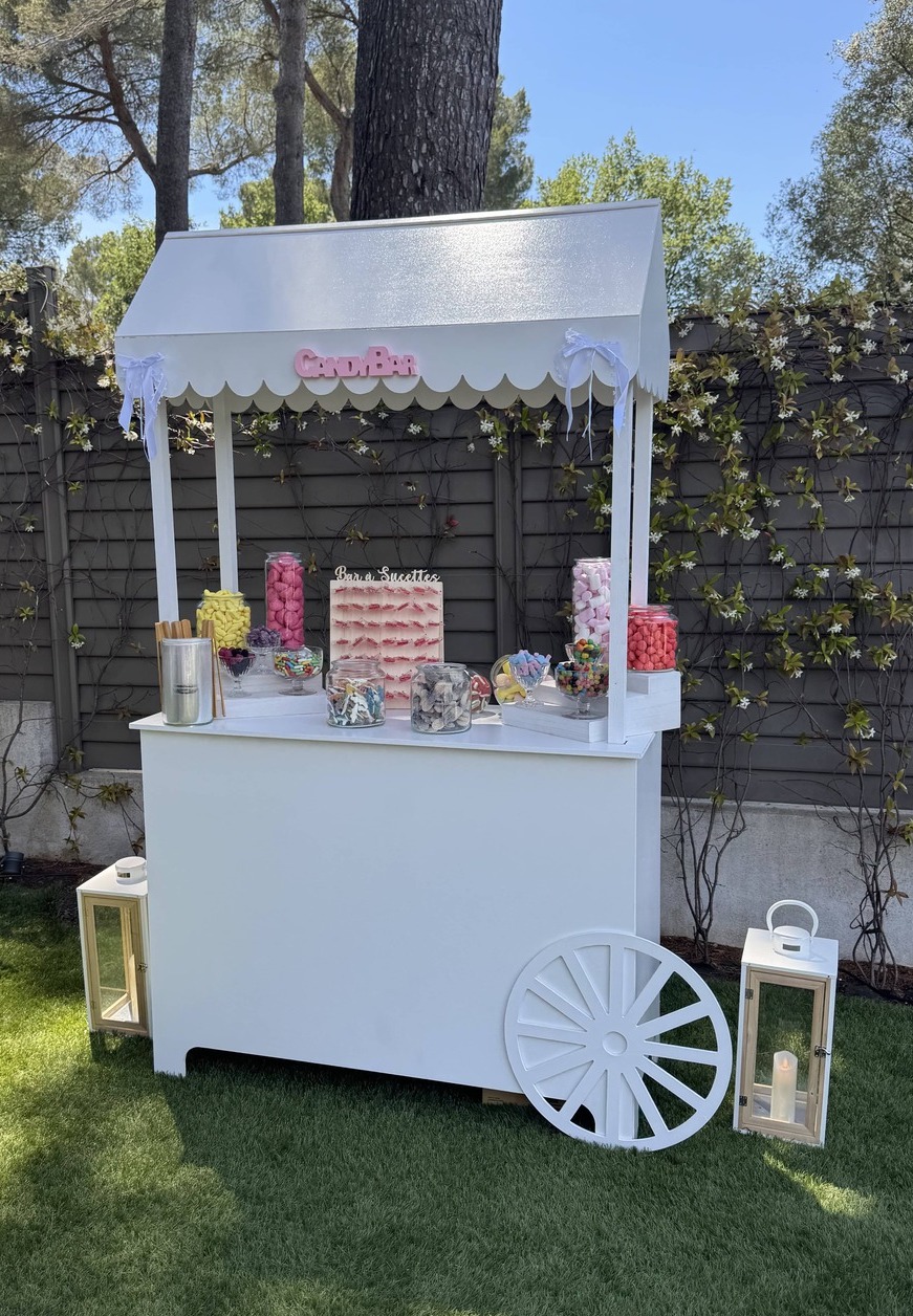 Location candy bar / bar à bonbons pour mariage anniversaire ou événements corporate sur la Côte d’Azur, élément de décoration et mobilier événementiel à la location